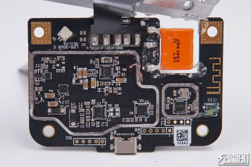 Xiaomi 30W Vertical Air-Cooled Wireless Charger Teardown Review-Chargerlab