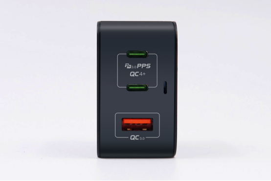 Hongda Shun released its new 65W Gallium Nitride charger, which can charge three devices  simultaneously-Chargerlab