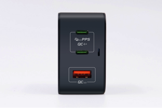 Hongda Shun released its new 65W Gallium Nitride charger, which can charge three devices simultaneously-Chargerlab