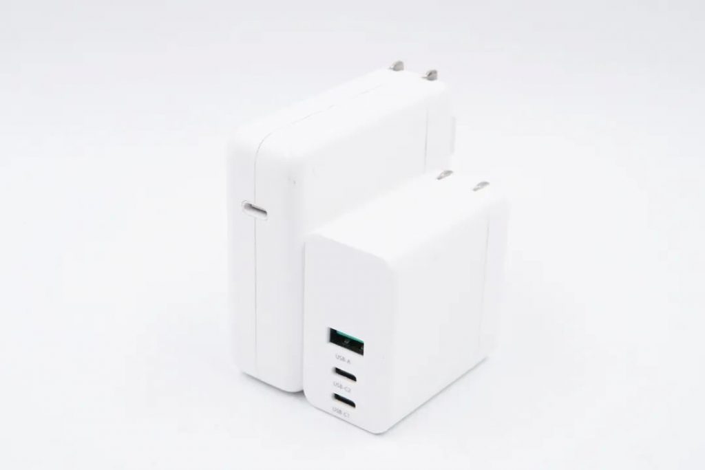 AMC latest 90W GaN charger can juice your MacBook Pro and iPhone at the same time-Chargerlab