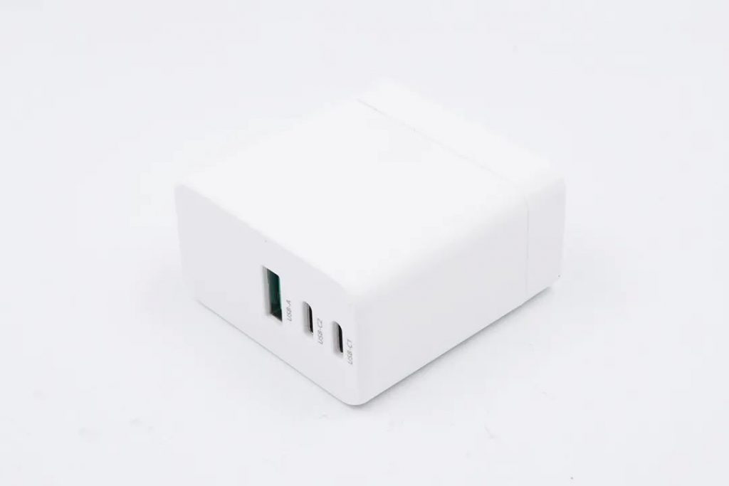 AMC latest 90W GaN charger can juice your MacBook Pro and iPhone at the same time-Chargerlab