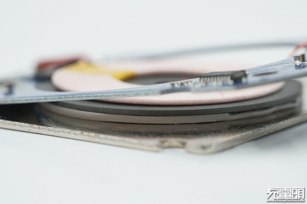 UGREEN Wireless Charging Pad (CD186) Teardown Review-Chargerlab