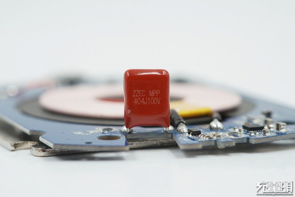 UGREEN Wireless Charging Pad (CD186) Teardown Review-Chargerlab