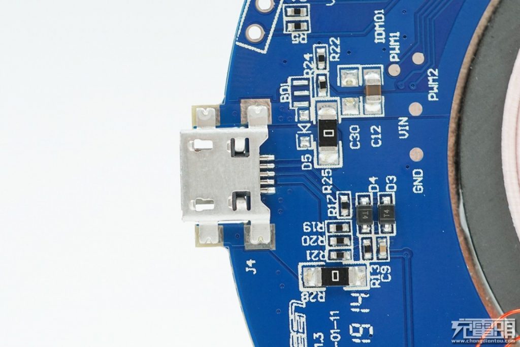 UGREEN Wireless Charging Pad (CD186) Teardown Review-Chargerlab