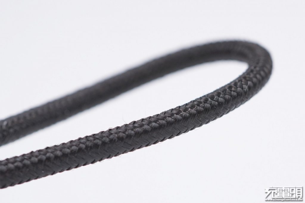OPSO 20cm USB-C to Lightning Short Braided Cable Review: Perfect Companion for Power Banks-Chargerlab