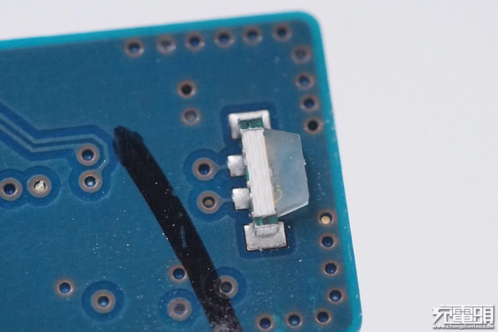 Samsung Wireless Charger Pad Slim (EP-P1100) Teardown Review-Chargerlab