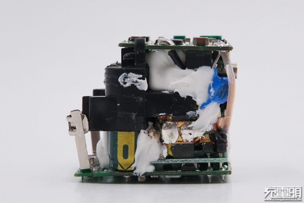 AUKEY PA-Y19 27W PD Charger Teardown Review: GaNFast Inside-Chargerlab