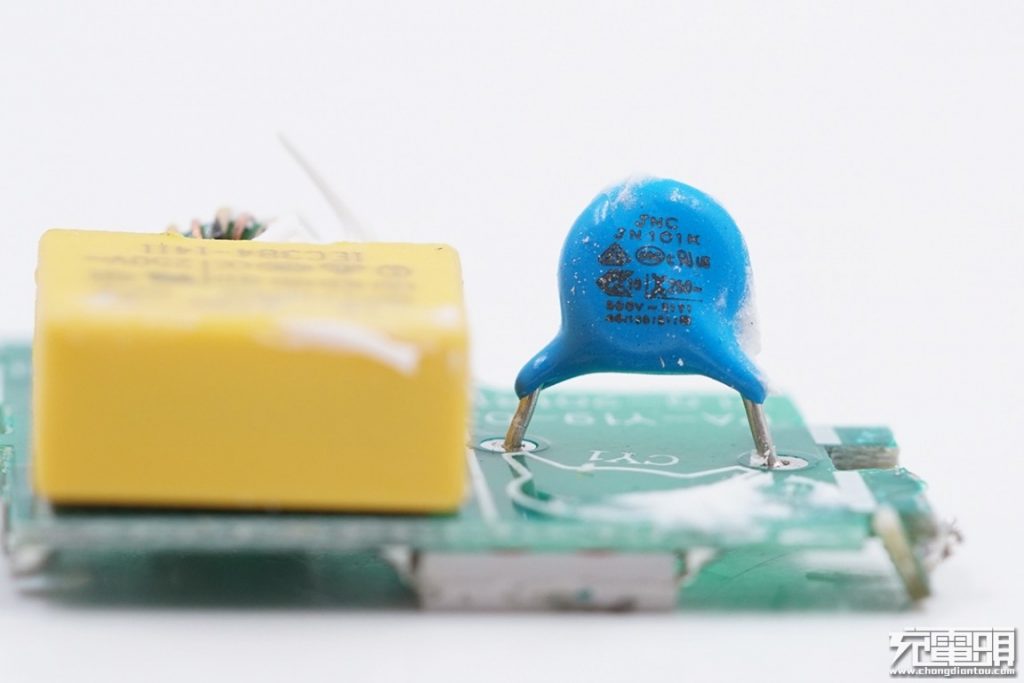AUKEY PA-Y19 27W PD Charger Teardown Review: GaNFast Inside-Chargerlab