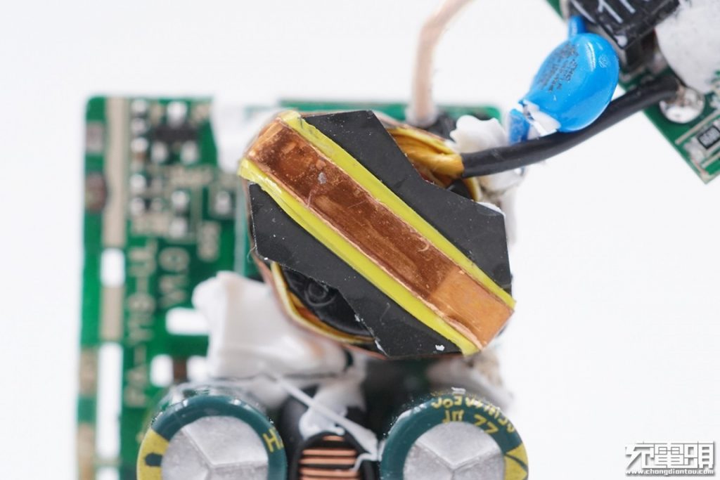 AUKEY PA-Y19 27W PD Charger Teardown Review: GaNFast Inside-Chargerlab
