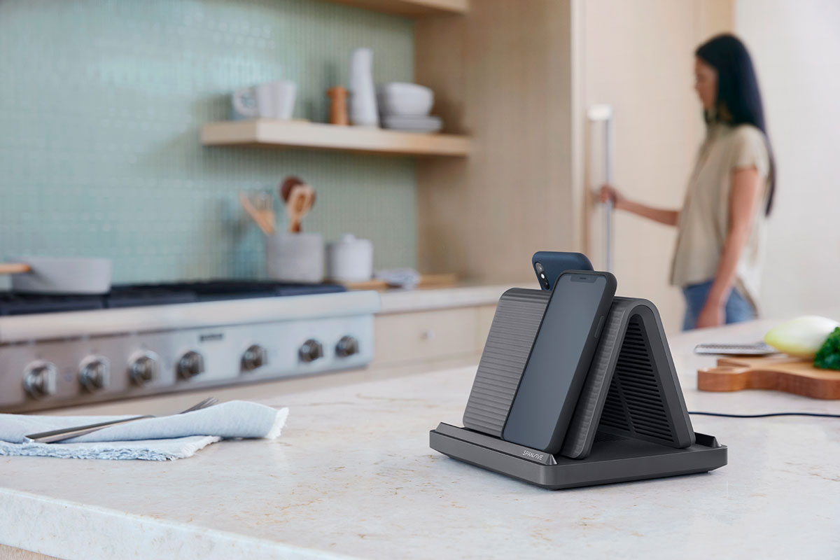Spansive’s Source can Wirelessly Charge Four Phones with Thick Cases Chargerlab