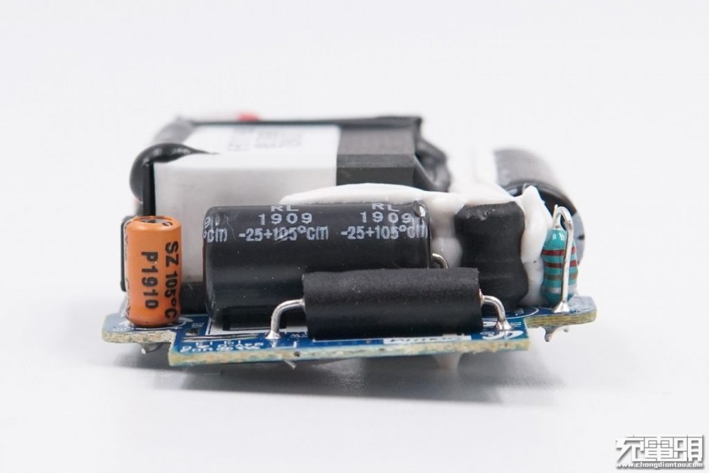 Samsung’s First USB-C Charger (EP-TA800) Teardown Review-Chargerlab