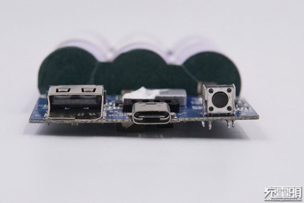 HTC QC3.0 Power Bank (BB G1000) Teardown Review: Quietly Premium-Chargerlab