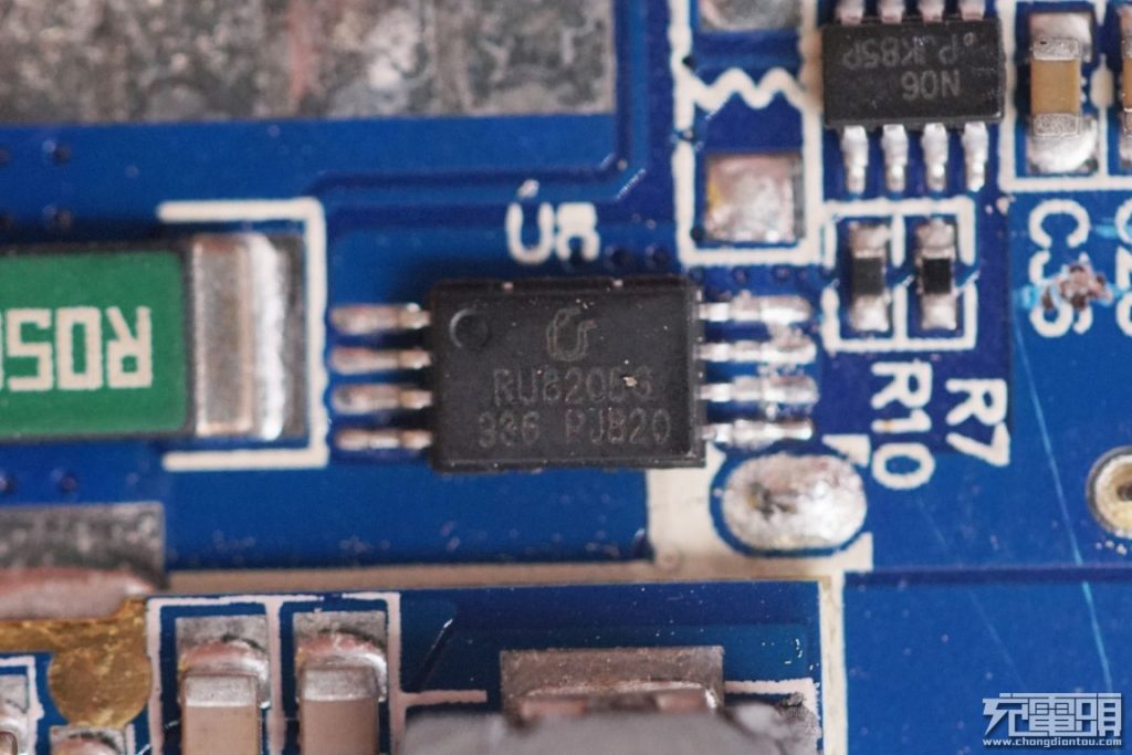 HTC QC3.0 Power Bank (BB G1000) Teardown Review: Quietly Premium-Chargerlab