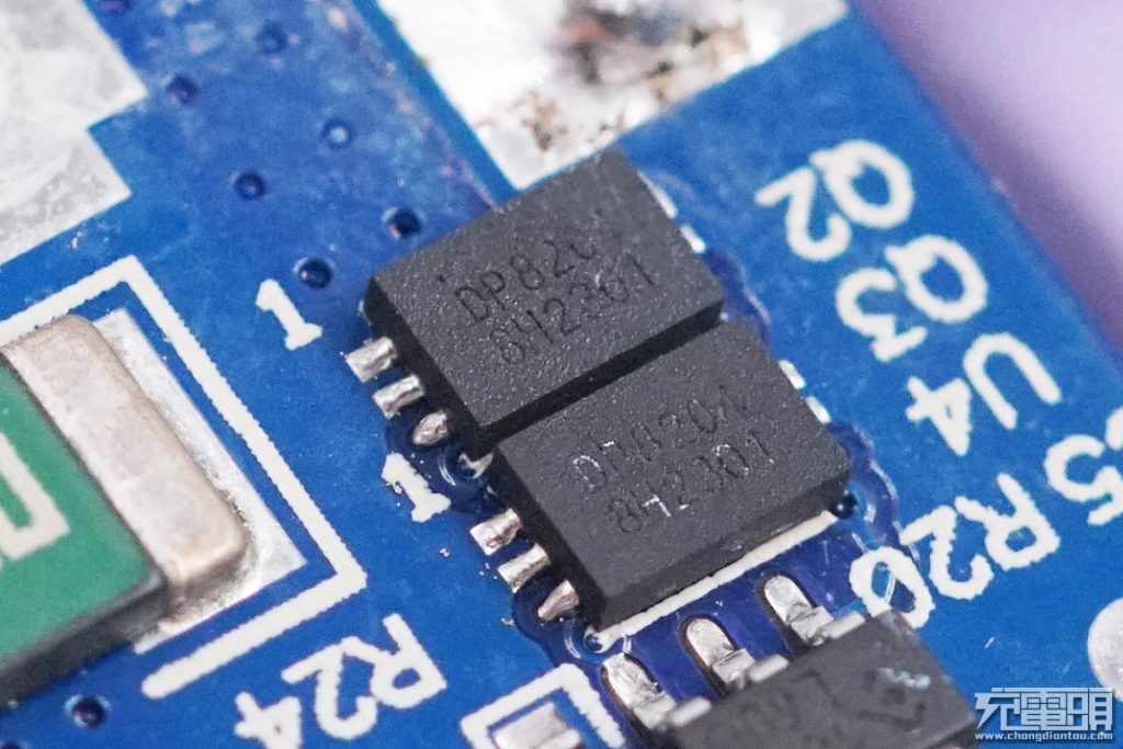 HTC QC3.0 Power Bank (BB G1000) Teardown Review: Quietly Premium-Chargerlab
