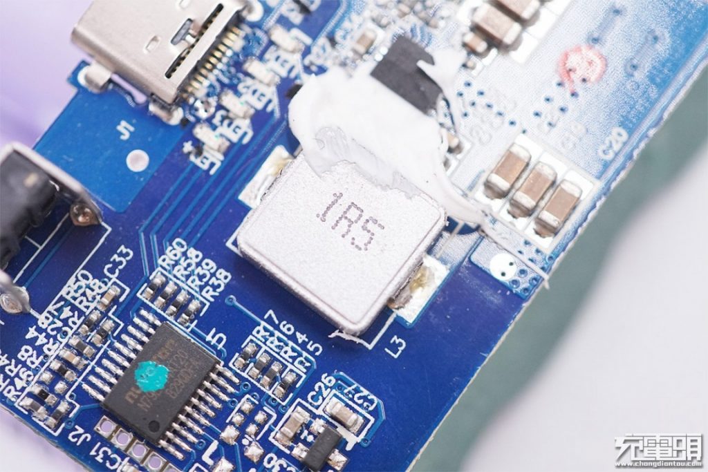 HTC QC3.0 Power Bank (BB G1000) Teardown Review: Quietly Premium-Chargerlab