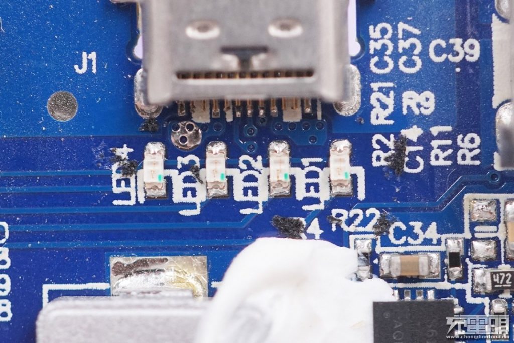 HTC QC3.0 Power Bank (BB G1000) Teardown Review: Quietly Premium-Chargerlab