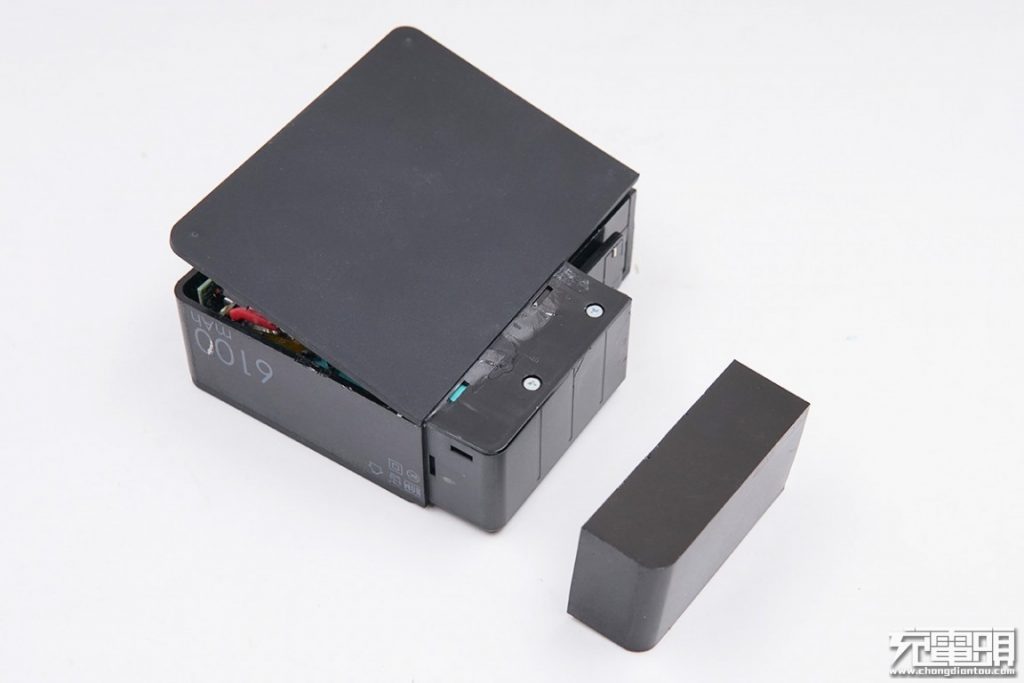 Mophie Powerstation Hub Teardown Review: All in One-Chargerlab