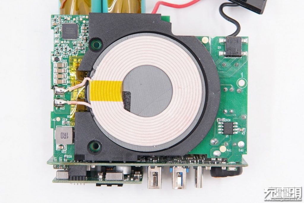 Mophie Powerstation Hub Teardown Review: All in One-Chargerlab