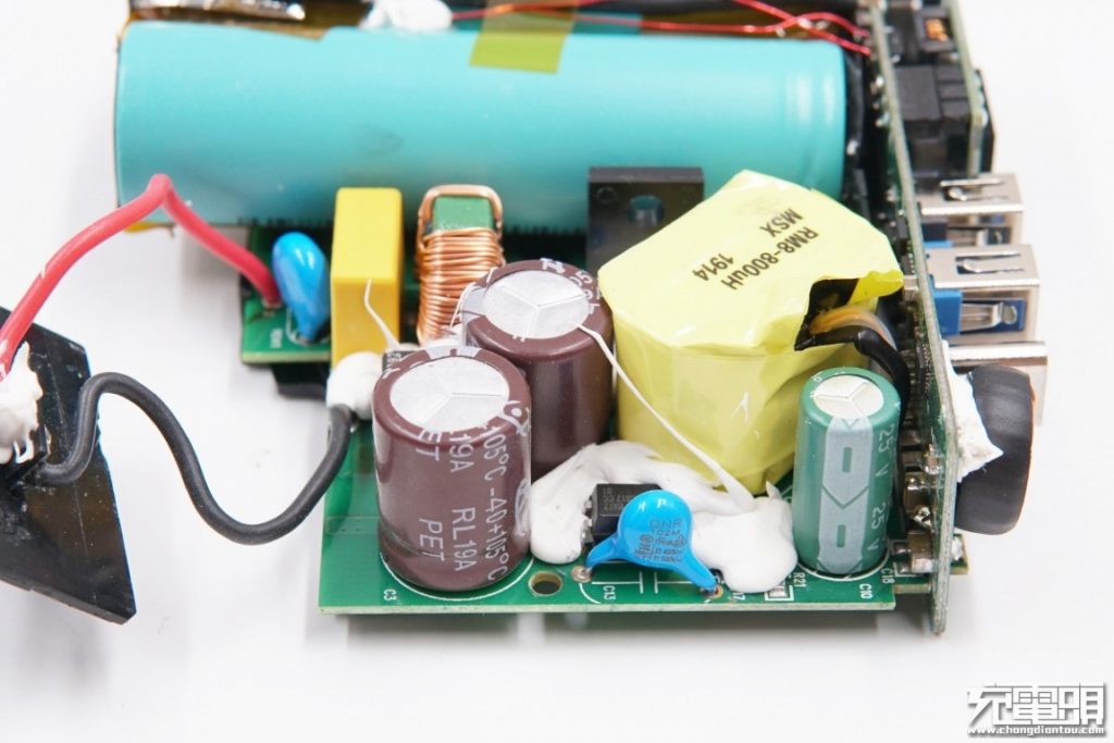 Mophie Powerstation Hub Teardown Review: All in One-Chargerlab