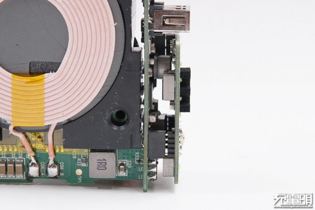 Mophie Powerstation Hub Teardown Review: All in One-Chargerlab