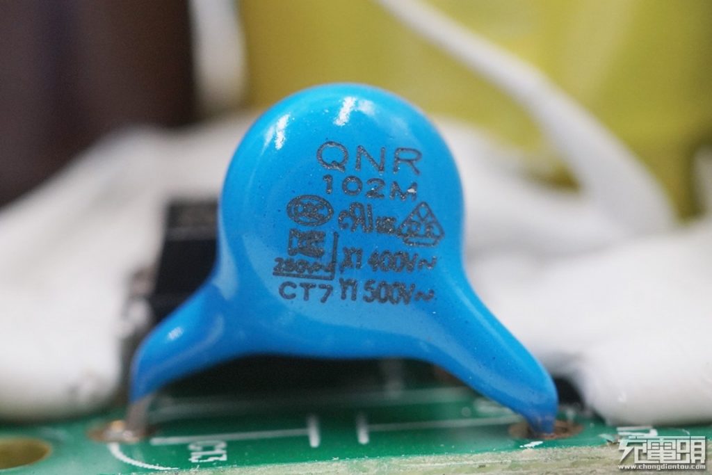 Mophie Powerstation Hub Teardown Review: All in One-Chargerlab