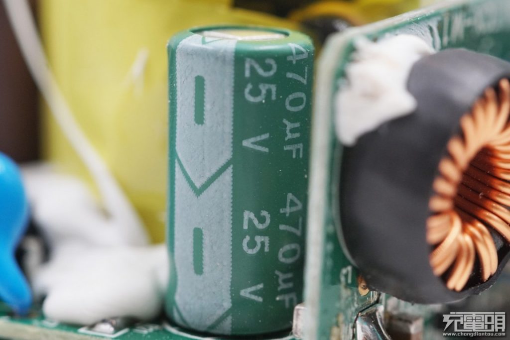 Mophie Powerstation Hub Teardown Review: All in One-Chargerlab