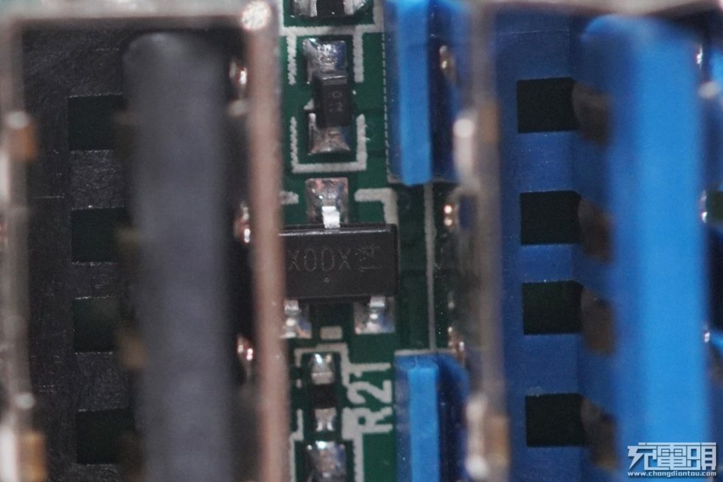 Mophie Powerstation Hub Teardown Review: All in One-Chargerlab