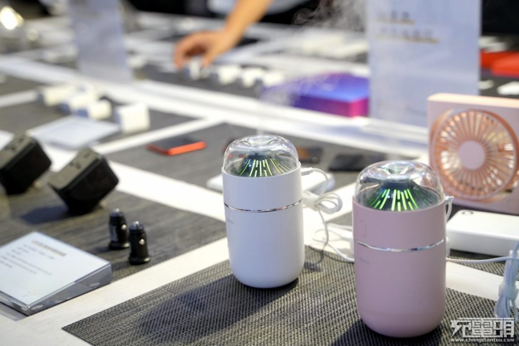 Benks Announces Automatic Screen Protector Application Machine at 2019 Autumn Launch Event-Chargerlab