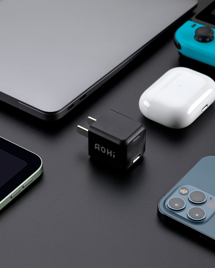 AOHI Magcube 30W, the World's Smallest 30W Fast Charger-Chargerlab