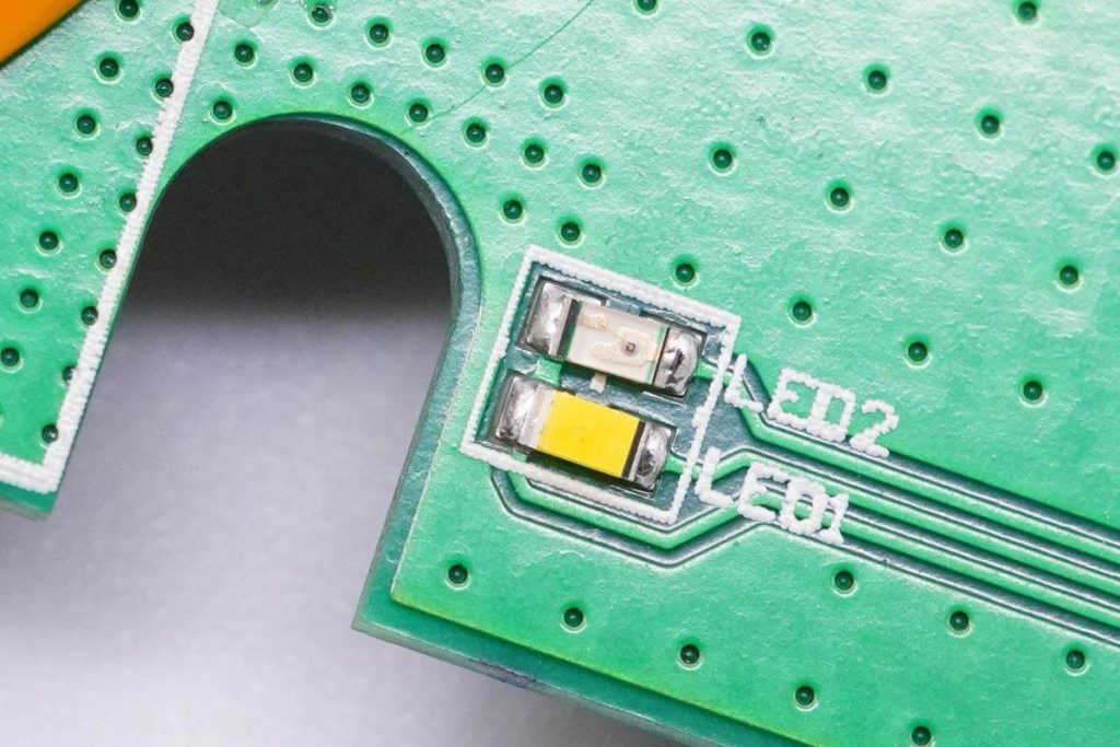 Teardown Report: Belkin MFM Certified Two-in-One 20W Wireless Charger-Chargerlab