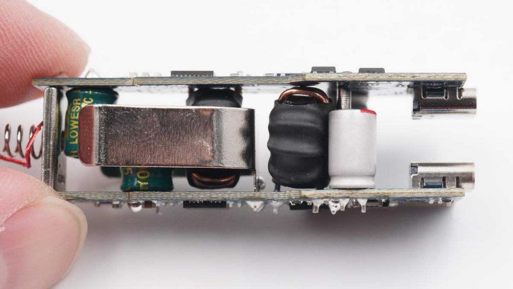 Teardown Report - UGREEN 40W Dual Type-c Port Fast Car Charger-Chargerlab