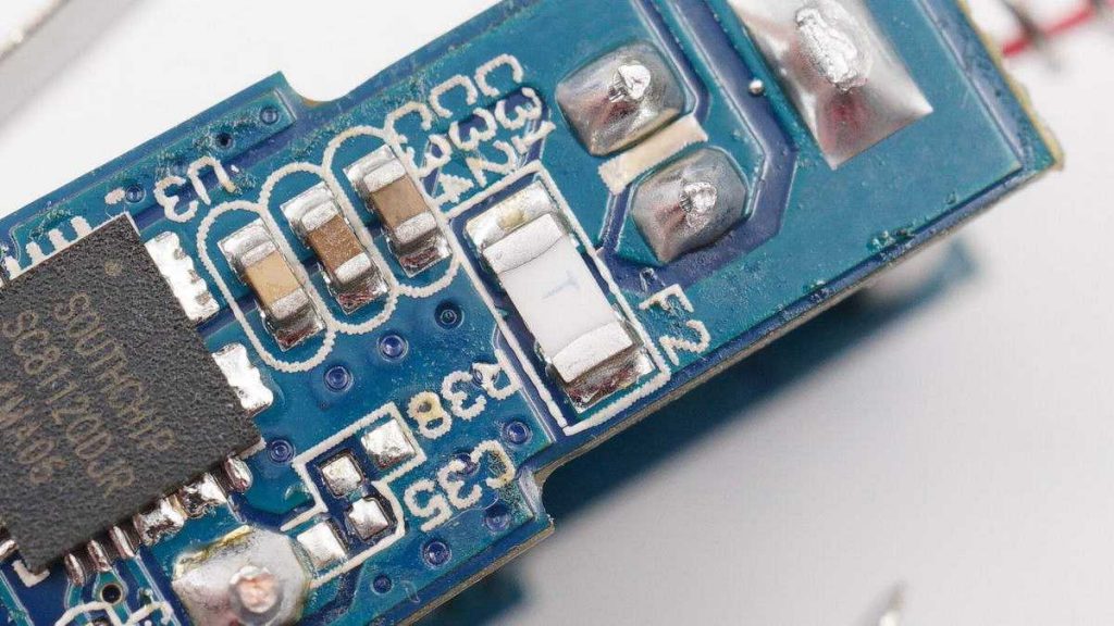 Teardown Report - UGREEN 40W Dual Type-c Port Fast Car Charger-Chargerlab