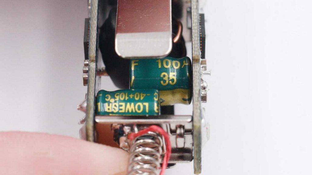 Teardown Report - UGREEN 40W Dual Type-c Port Fast Car Charger-Chargerlab