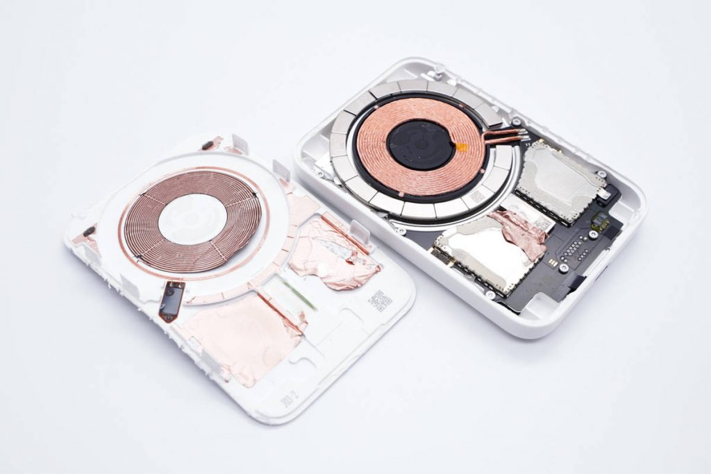 Latest Teardown of Apple MagSafe Battery Pack for iPhone 12 Series-Chargerlab