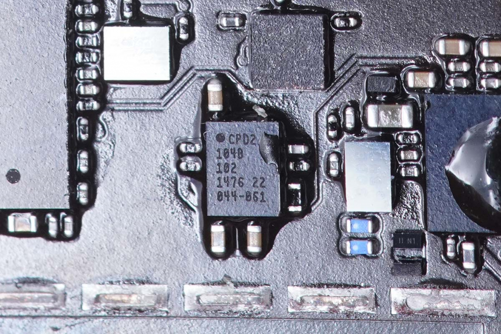 Latest Teardown of Apple MagSafe Battery Pack for iPhone 12 Series-Chargerlab