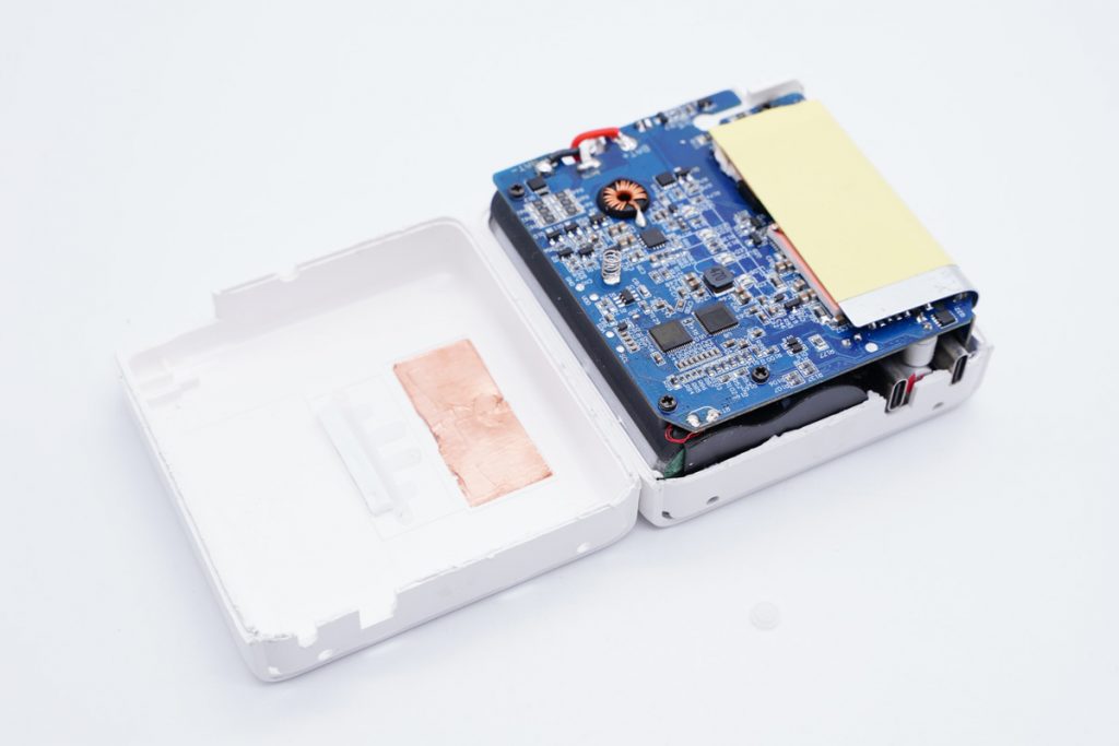 Teardown of L Lab Two-in-one 60W GaN Fast Charger With 10000mAh Power Bank-Chargerlab