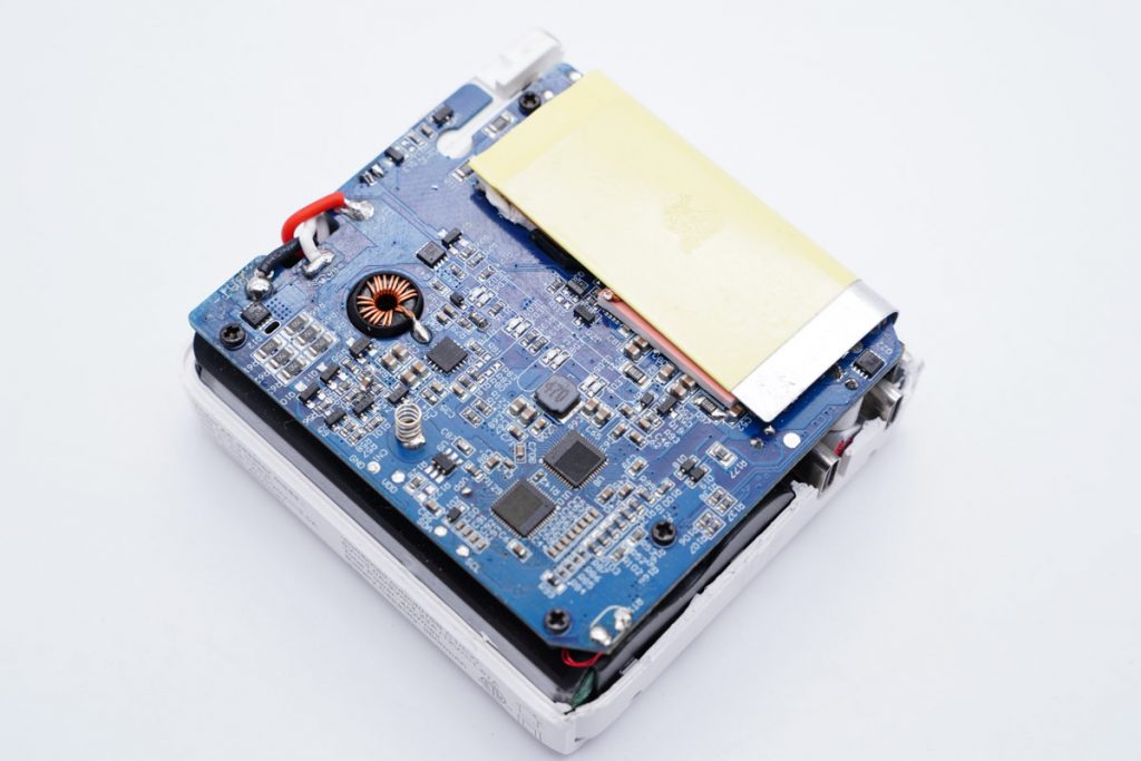 Teardown of L Lab Two-in-one 60W GaN Fast Charger With 10000mAh Power Bank-Chargerlab