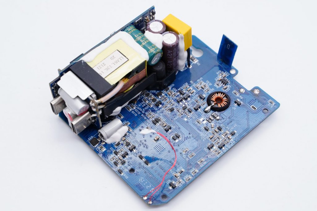 Teardown of L Lab Two-in-one 60W GaN Fast Charger With 10000mAh Power Bank-Chargerlab
