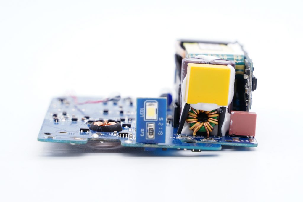 Teardown of L Lab Two-in-one 60W GaN Fast Charger With 10000mAh Power Bank-Chargerlab