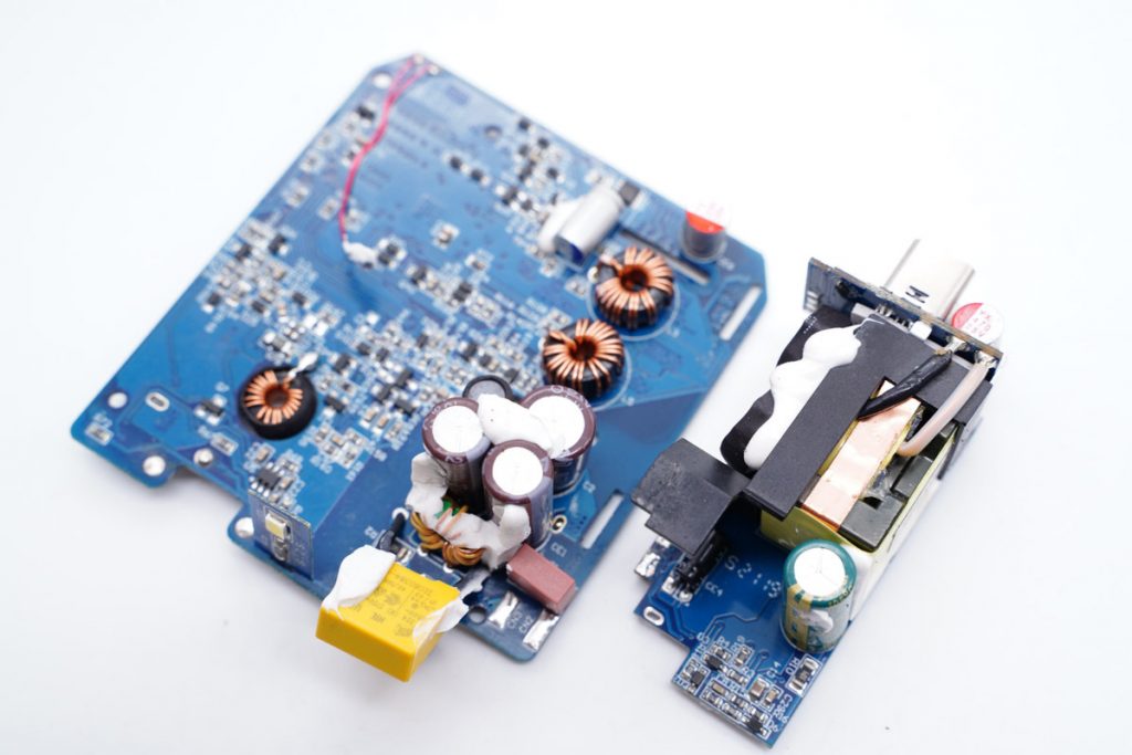 Teardown of L Lab Two-in-one 60W GaN Fast Charger With 10000mAh Power Bank-Chargerlab