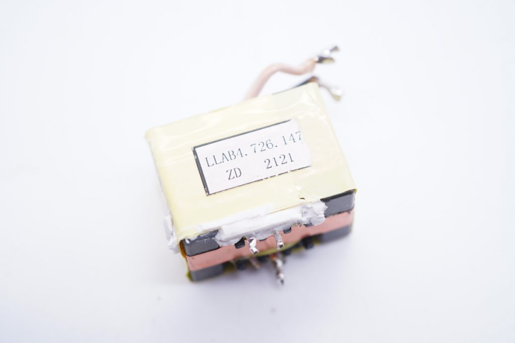 Teardown of L Lab Two-in-one 60W GaN Fast Charger With 10000mAh Power Bank-Chargerlab