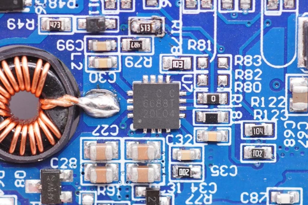 Teardown of L Lab Two-in-one 60W GaN Fast Charger With 10000mAh Power Bank-Chargerlab