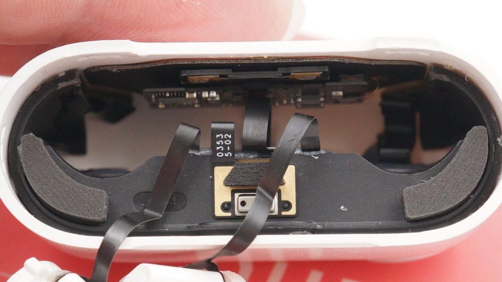 Teardown of AirPods 3 Charging Case-Chargerlab