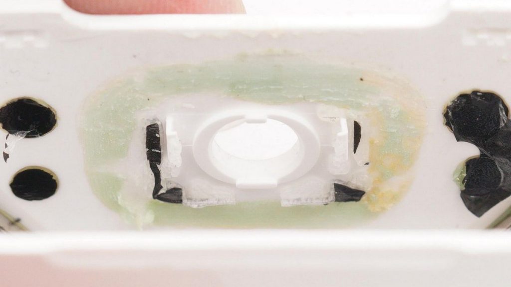 Teardown of AirPods 3 Charging Case-Chargerlab