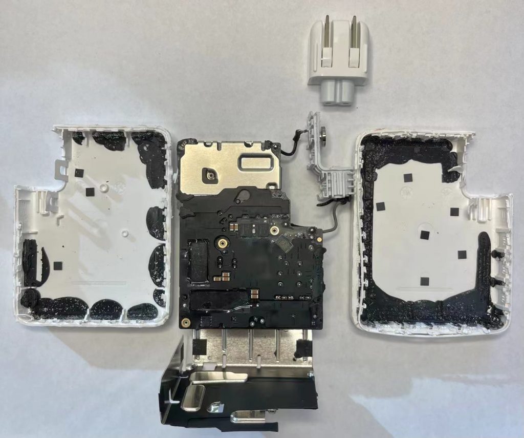Navitas GaN IC Is Found in Apple 140W PD3.1 Fast Charger-Chargerlab