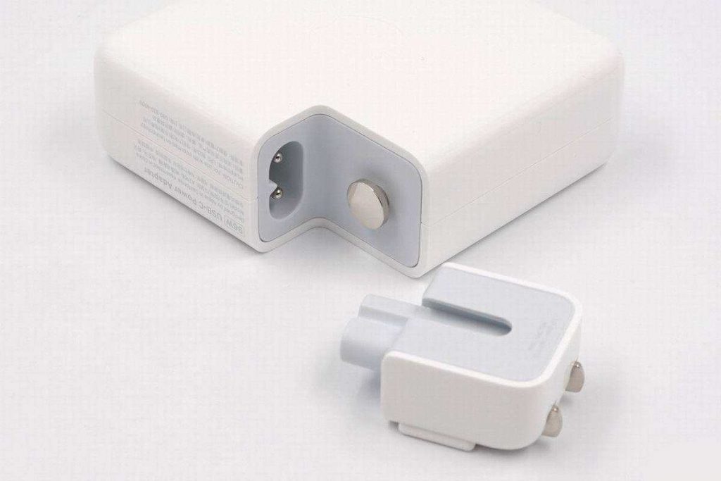 The Prices of the Apple New 35W Dual USB-C Charger Vary by Region-Chargerlab