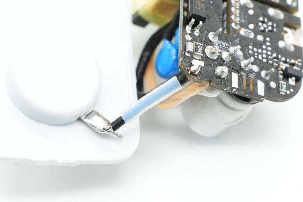 Teardown of Apple 12W USB-A Charger A2167-Chargerlab