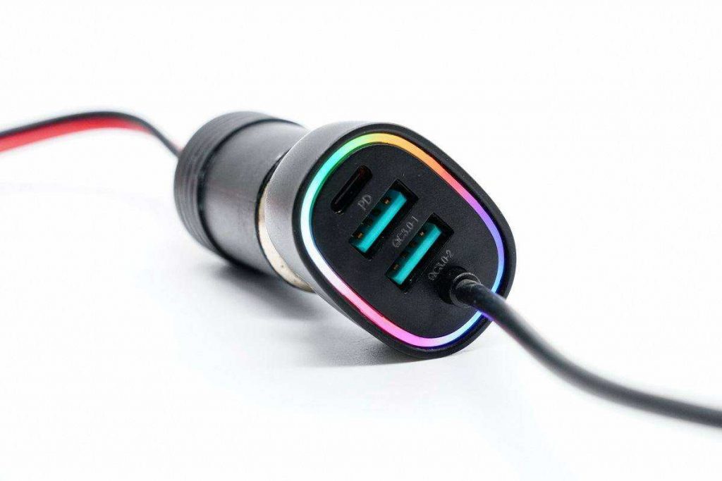 The New JOYROOM Coiled Car Charger Adopts A Practical Spring Cable-Chargerlab