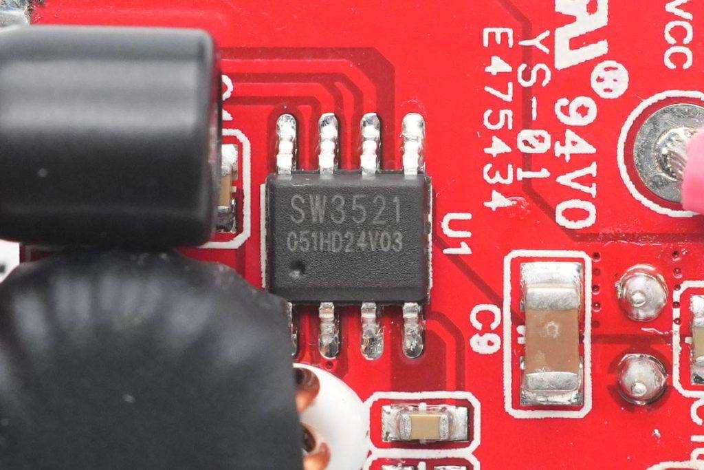 Teardown of Mercedes-Benz V-CLASS Original 36W Charger-Chargerlab