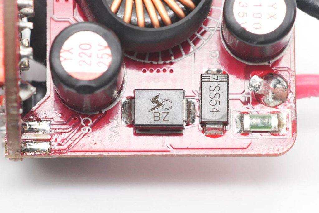 Teardown of Mercedes-Benz V-CLASS Original 36W Charger-Chargerlab